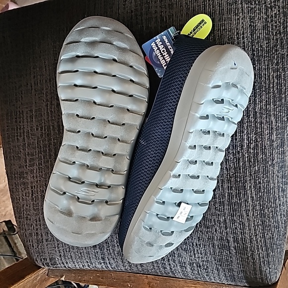 Sketchers Go Walk - Picture 2 of 2